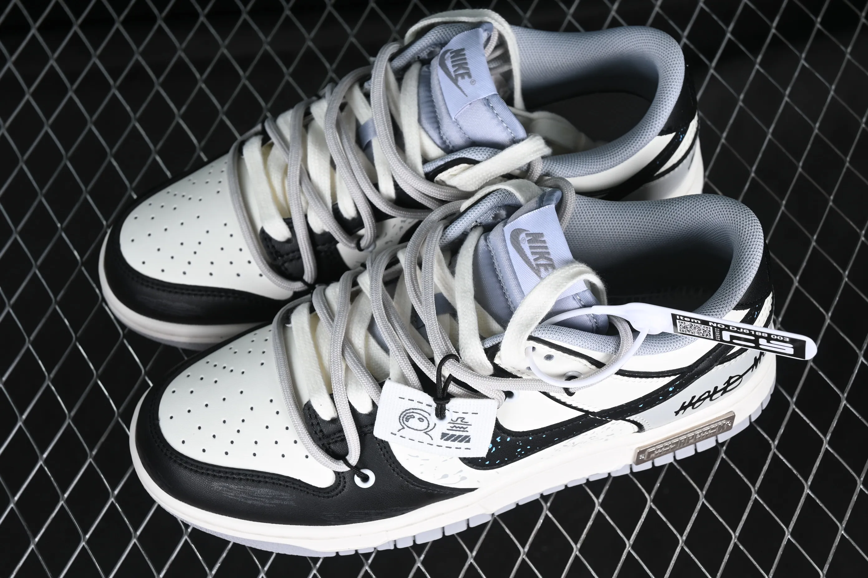All Categories Nk SB Dunk Series Nk SB Dunk Low Low-top sneakers CS version Nk Dunk Low "Miami Hurricanes" Space Exploration Star Trek Customized version of deconstructed straps retro distressed low-top sneakers DJ6188-003